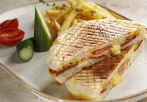 BAZLAMALI TOST ÇEŞİTLERİ